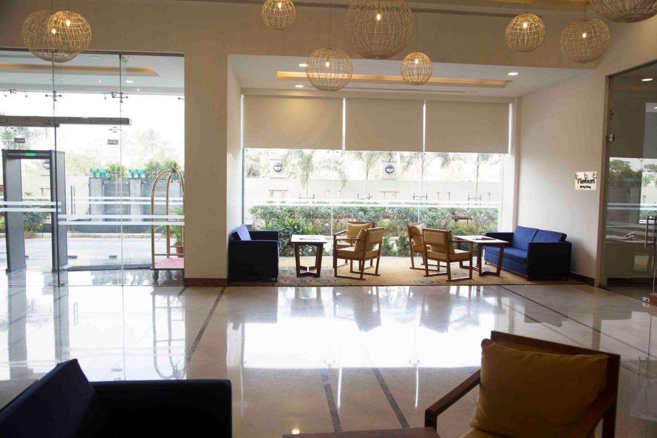 Kalyan Grand - A Business Hotel Vandalur Экстерьер фото